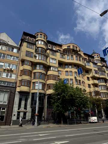 Незалежності вул., 87