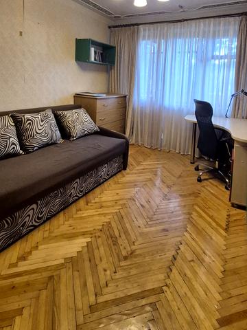 Ювілейний просп. (), 42а