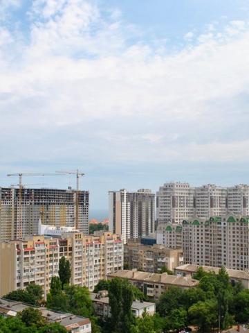 Сонячна вул., 4