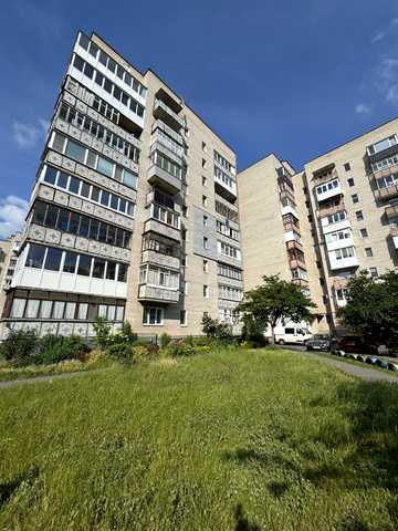 Соборності просп., 24