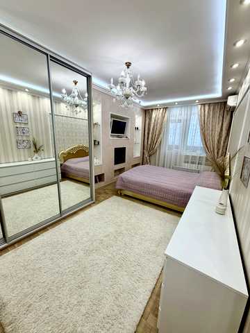 Ярослава Гашека бульв., 24