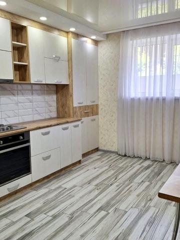 Замонастирська вул., (Будинок)