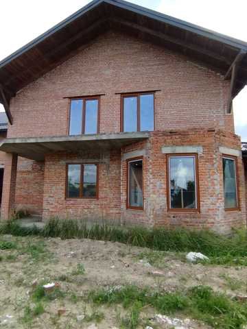 Івана Ґонти вул., 35а