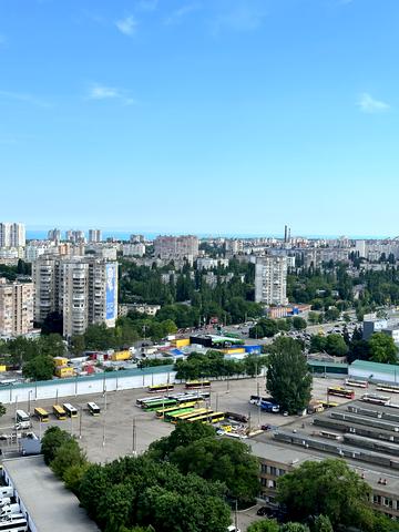 Варненська вул., 29