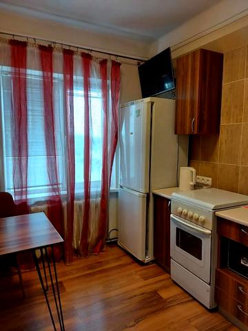 Автозаводська вул., 40
