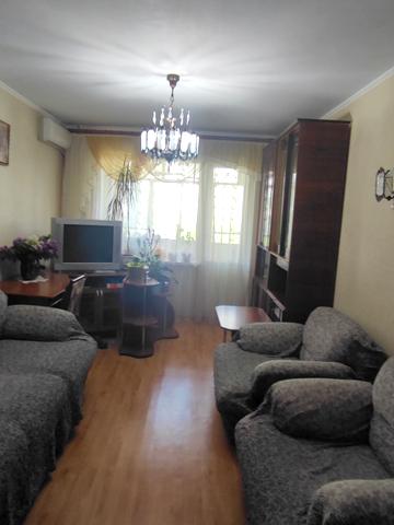 Металургів вул., 32