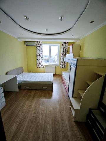 Братів Міхновських вул. (Московська), 32Б