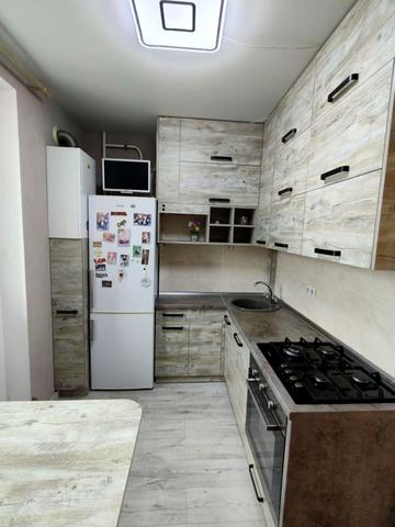 Європейська вул., 8