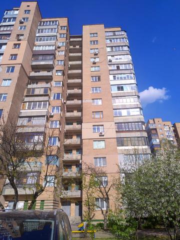 Москалівська вул. (Жовтневої Революції), 9