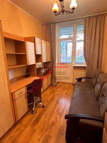 Пилипа Орлика вул. (Паризької Комуни), 1Б