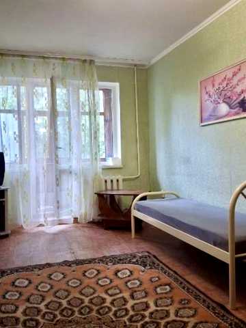 Степана Бандери вул. (Костенка), 25