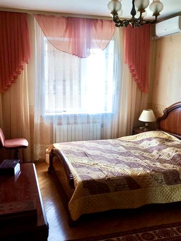 Верховної Ради бульв., 14-Б