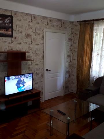 Паркова вул. (Чубаря), 4