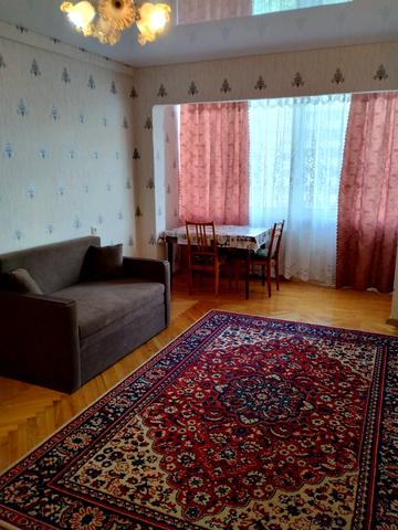 Академіка Булаховського вул., 32