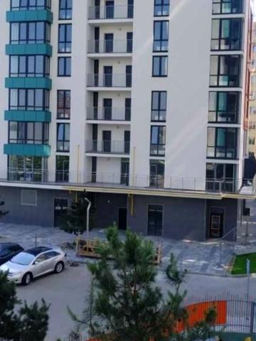 Кришталева вул., 1-А