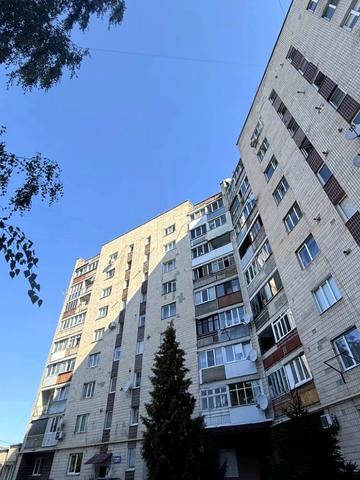 Стадникової вул., 1