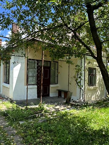 Буковинська, 9