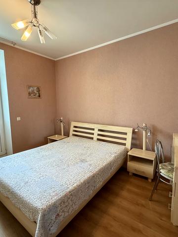 Миколи Бажана просп., 10