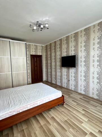 Гната Хоткевича вул. (Червоногвардійська), 12