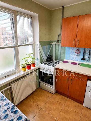 Йорданська вул. (Лайоша Гавро), 16
