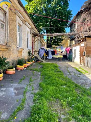 Старопортофранківська вул., 8