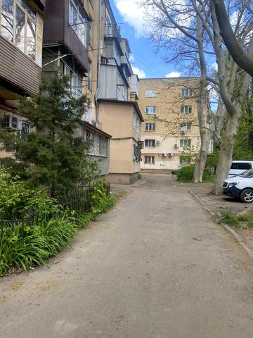 Варненська вул., 19/1