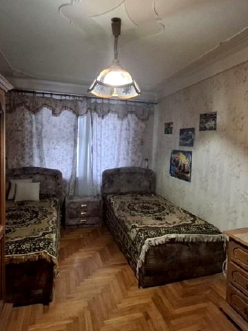 Павла Тичини просп., 5