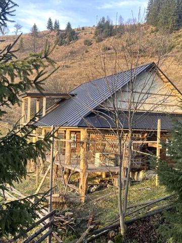 Верхній Ясенів, Верховинський, Івано-Франківська область 125000 USD