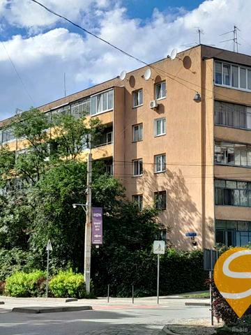Панаса Мирного вул., 43
