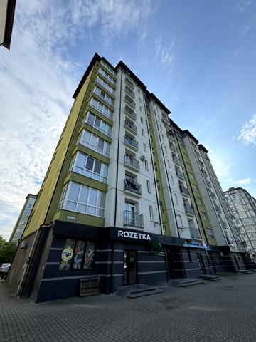 Василя Стуса вул., 40