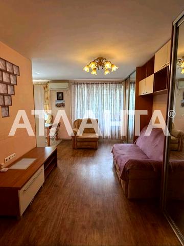 Космонавтів вул., 56