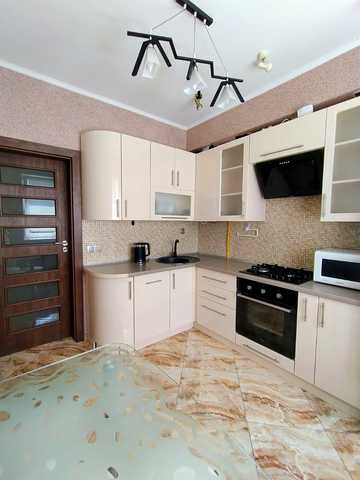 Бурштинова вул., 4
