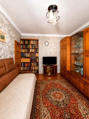 Івана Франка вул., 30
