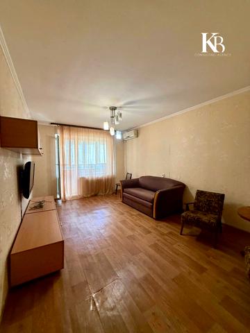 Героїв просп., 45