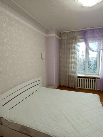 Університетська вул., 9