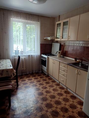 Тетяни Яблонської вул., 1