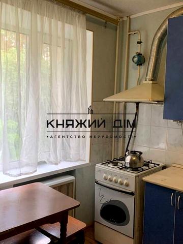 Колекторна вул., 3