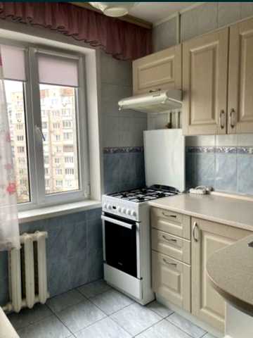 Володимира Івасюка просп. (Героїв Сталінграду), 44