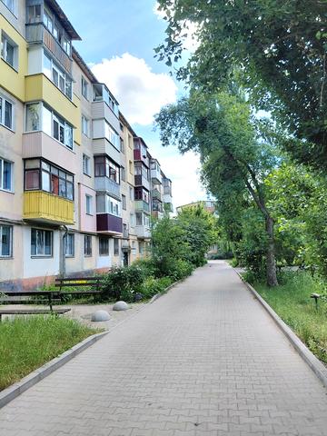 Охтирська вул., 24