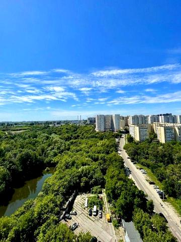 Кадетський Гай вул., 8