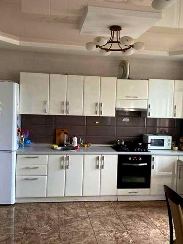 Олександрівський просп. (Косіора), 69д