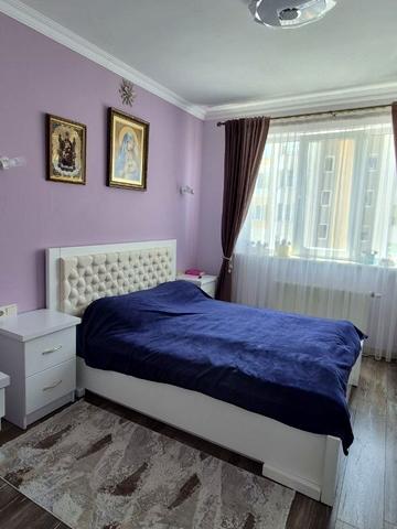 Карла Мікльоша вул., 25