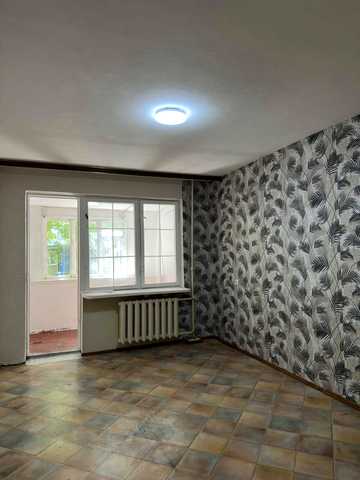 Космонавтів вул., 56а