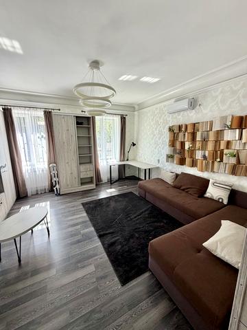 Старопортофранківська вул. (Комсомольська), 85