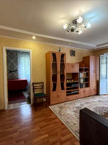 Ірпінська вул. (Абхазька), 6
