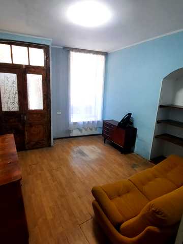Тараса Кузьміна вул., 1