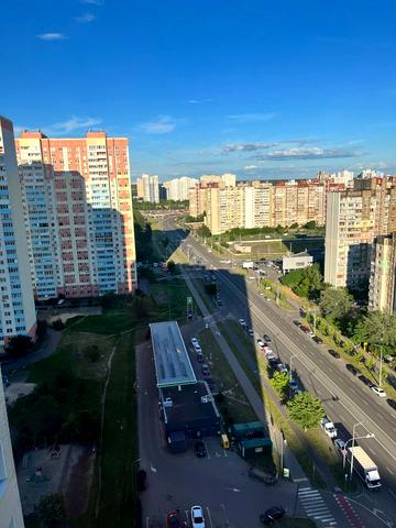 Милославська вул., 4