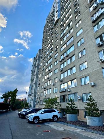 Дарницька вул., 19