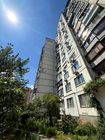 Оболонський просп., 11