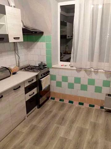 Романа Шухевича просп. (Генерала Ватутіна), 8